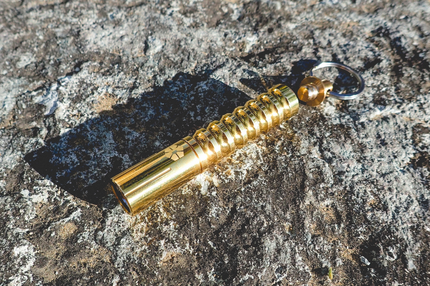 Prometheus Lights BETA QRv2 プロメテウスライト Prometheus Lights Beta QRv2 – Brass – The Lite Review